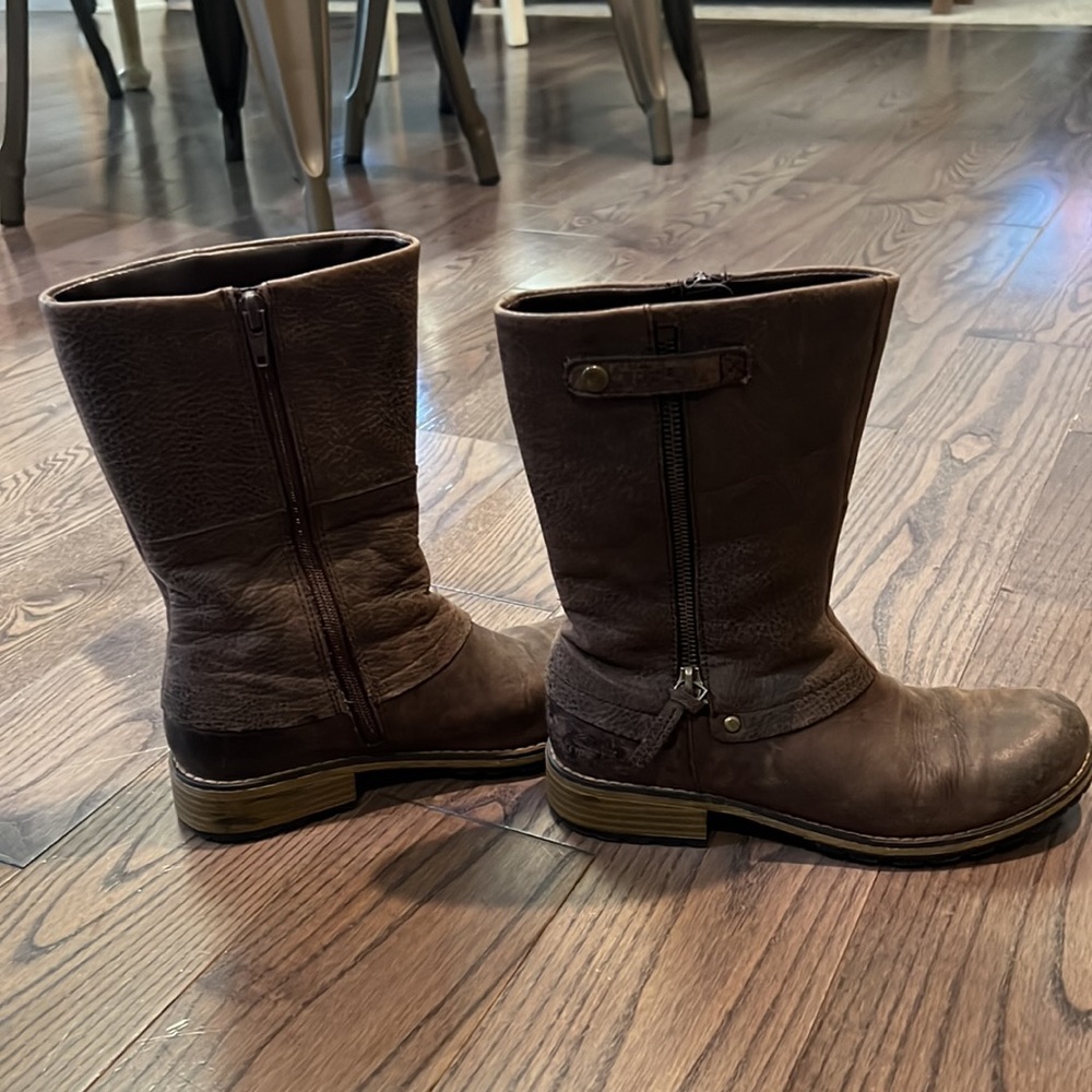 Clarks boots - Picture 3 of 5